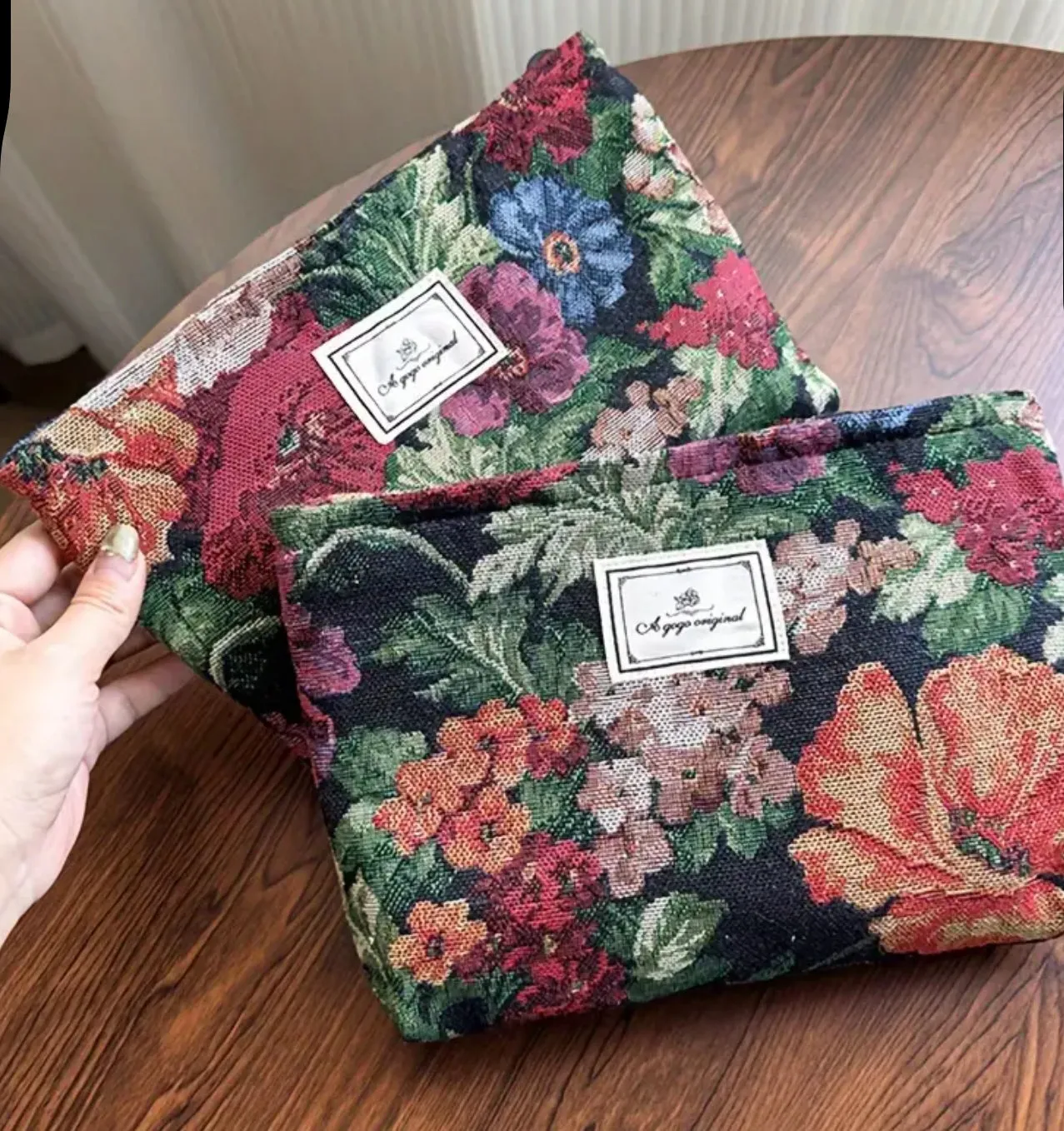 Vintage Floral Makeup Bag Textured Fabric Handbag Travel Skincare Storage Bag Toiletry Bag, Retro Style