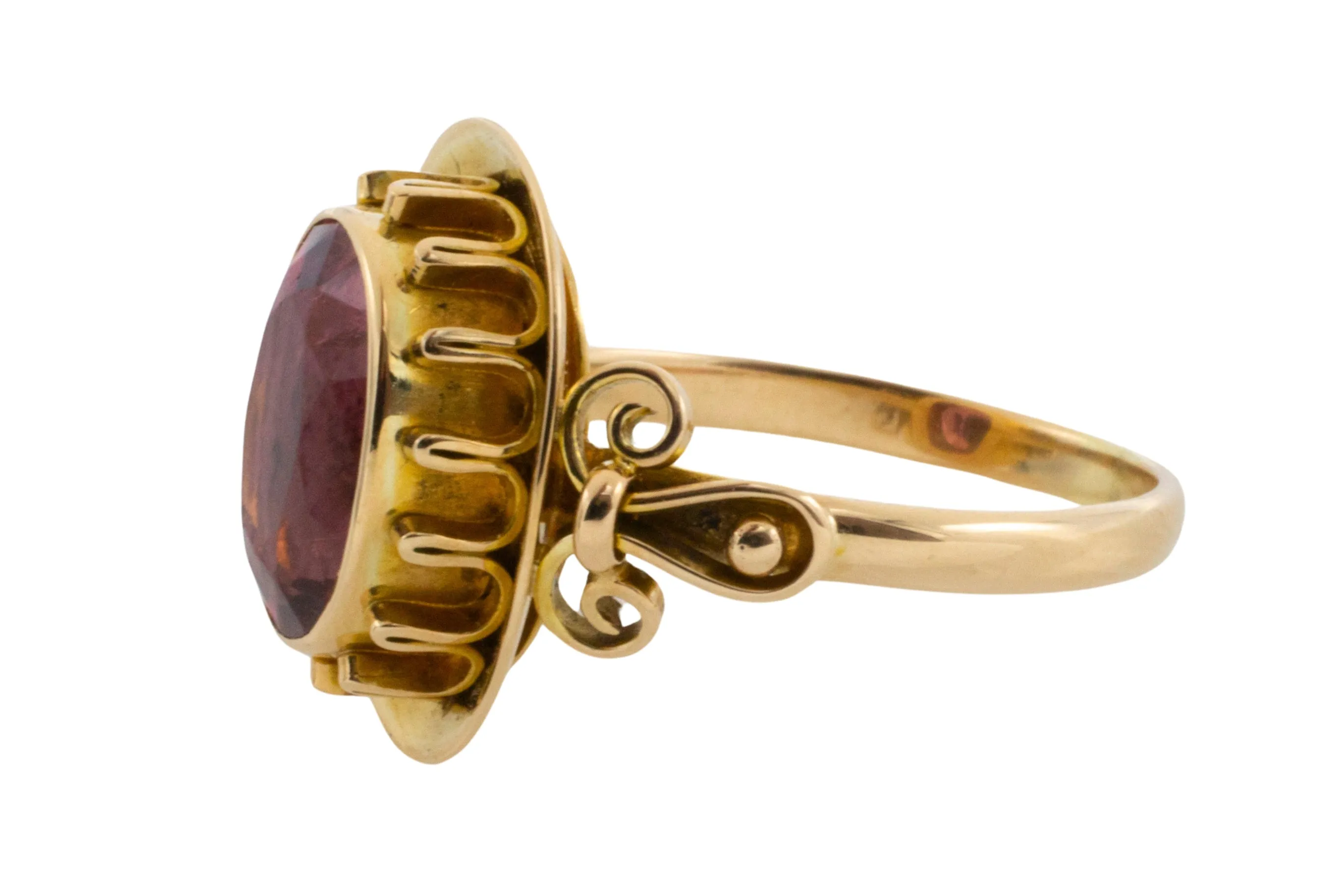 Vintage pink tourmaline ring in 14 carat gold