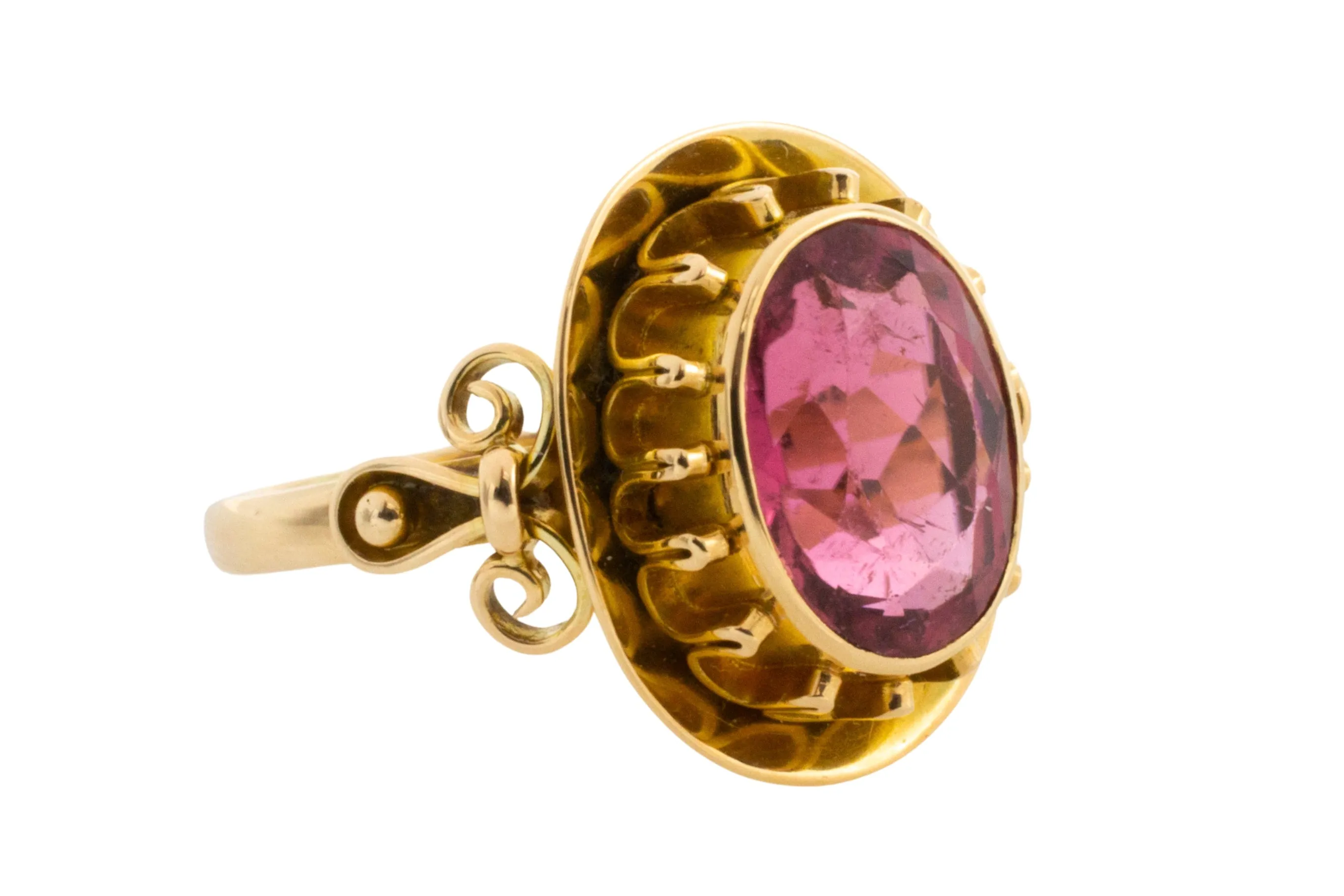 Vintage pink tourmaline ring in 14 carat gold