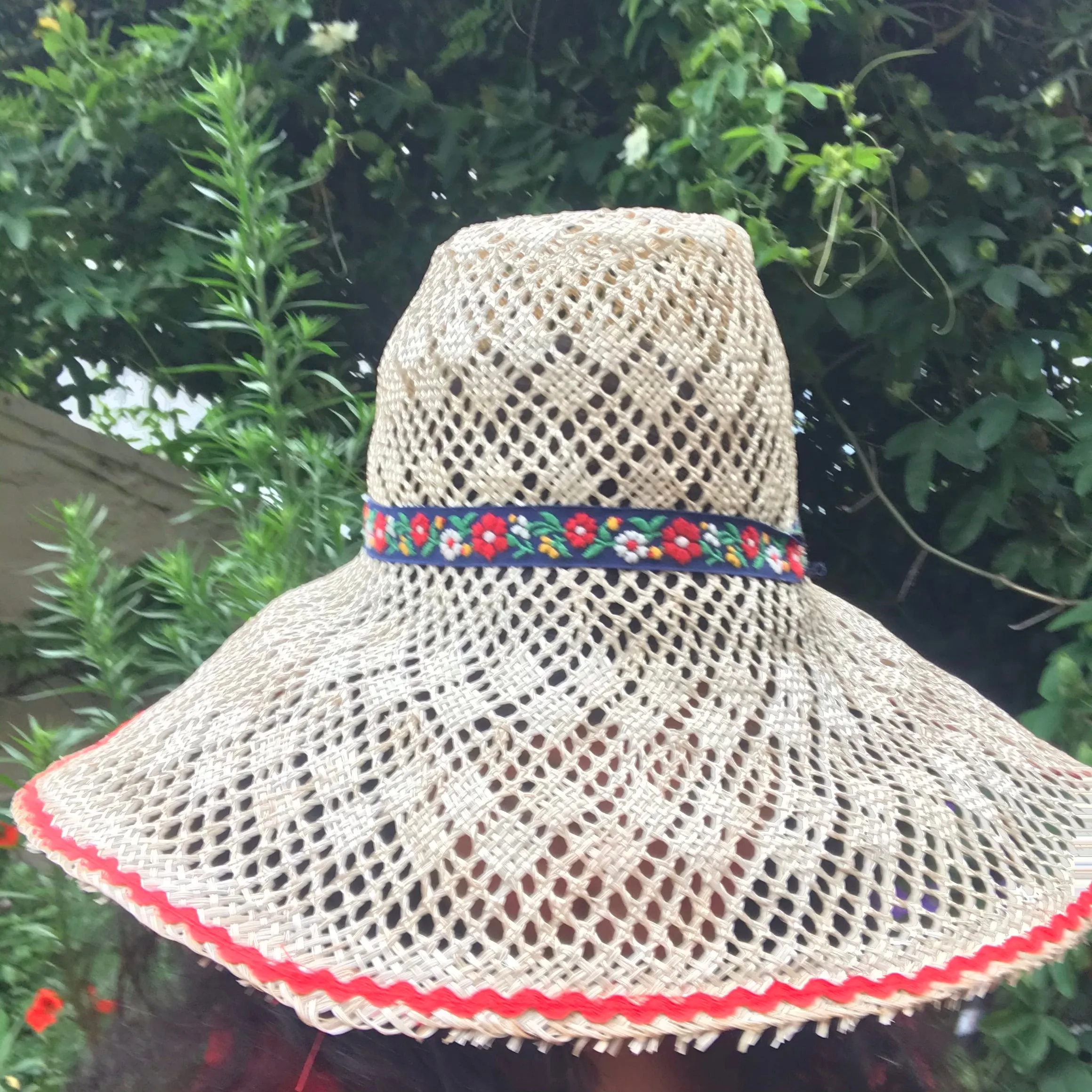Vintage style Straw sun hat with red and floral edging